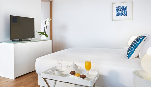 Deluxe Guestroom Side Sea View