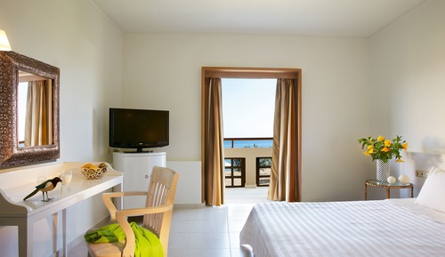 Triple Room with Garden View
