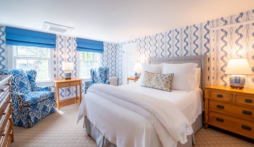 No. 12 Queen Room 