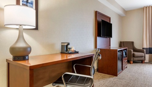 Suite, 1 King Bed, Accessible, Non Smoking