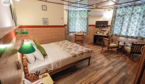 Panoramic Room