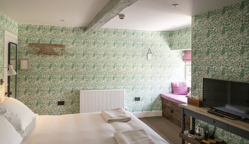 Double Room, 1 King Bed, Bathtub