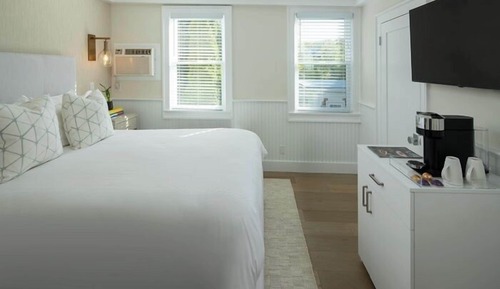 Basic Room, 1 Queen Bed