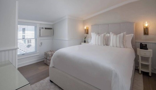 Deluxe Suite, 1 Queen Bed