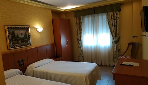 Economy Room, 2 Twin Beds