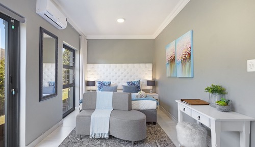Lily Queen Suite