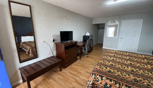 Standard Room, 1 King Bed