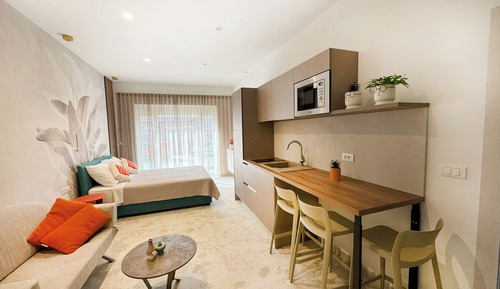 Family Studio (for 3 people)