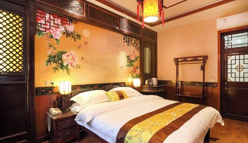 Luxury Suite, Courtyard View