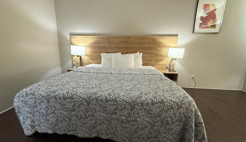 Standard Single Room, 1 Queen Bed, Accessible Bathtub, Non Smoking