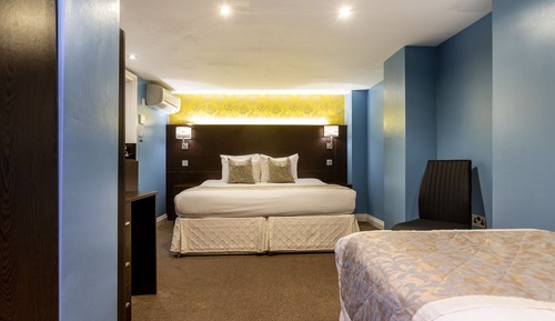 Triple Room (3 single beds)