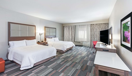 Room, 2 Queen Beds, Accessible, Bathtub