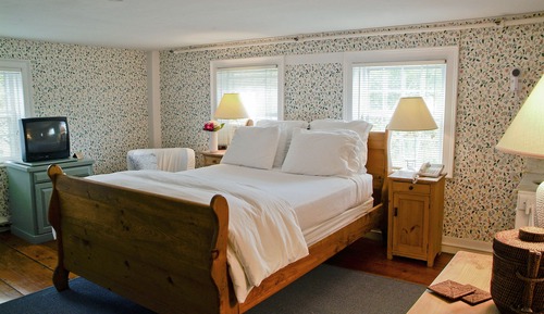Standard Room, 1 Queen Bed