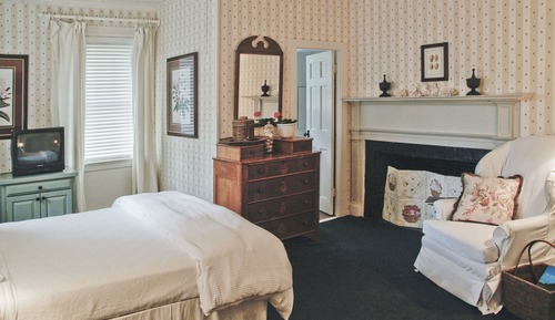 Single Room, Shared Bathroom