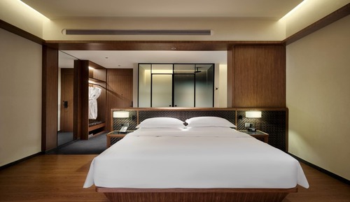 Deluxe Room, 1 King Bed (Hot Spring)