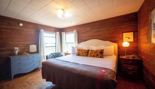 Exclusive Cabin
