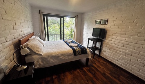 Classic Apartment, Balcony, River View