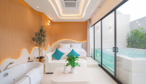 Grand Room, Pool Access