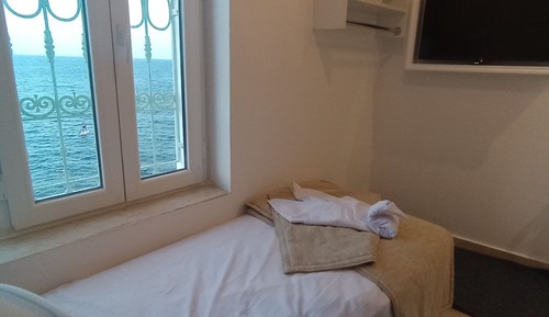 Basic Single Room, Sea View