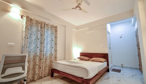 Deluxe Room, Balcony, City View