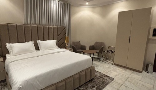Junior Studio Suite