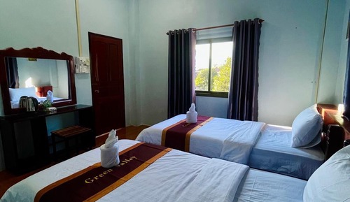 Classic Twin Room, City View