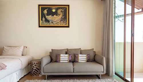Deluxe Family Suite with Seaview