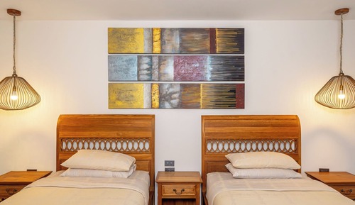 Deluxe Triple Suite with Bath Seaview