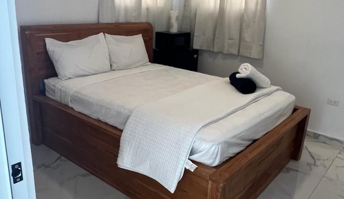 Traditional Single Room, 1 Queen Bed