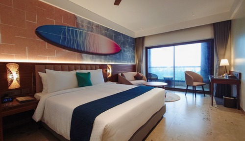 Deluxe Suite, Balcony