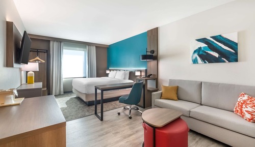 Suite, 1 King Bed with Sofa bed, Non Smoking
