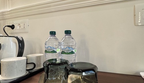 Basic Room, 1 Queen Bed