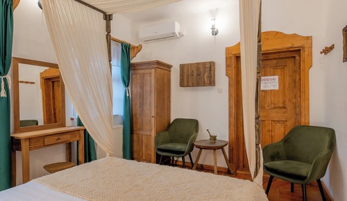 Standard Double Room, Garden View