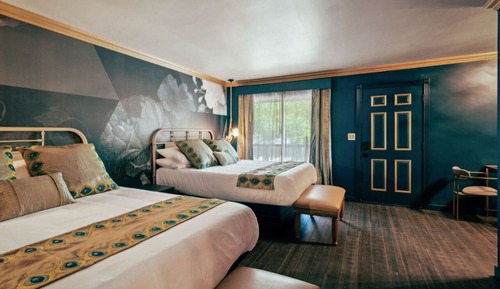 Deluxe Double Queen with Kitchenette