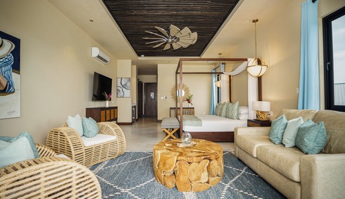 Oceanfront Inn; King Bed Open-Concept Corner Suite w/Outdoor Shower