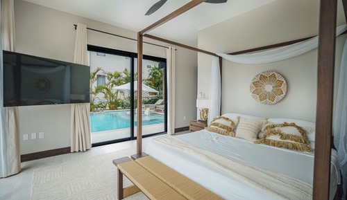 Buttonwood 4 bedroom; 4 bath Oceanfront Villa w/private pool