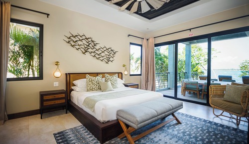 4 Bedroom; 4 full Bath; 2 Powder Room Oceanfront Villa w/plunge pool