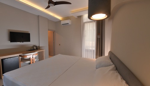 Standard Double Room, Garden View