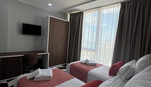 Suite, Sea View
