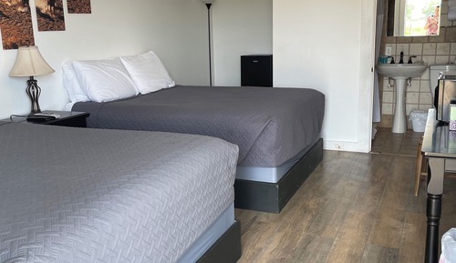 Room, 2 Queen Beds, Non Smoking, Private Bathroom