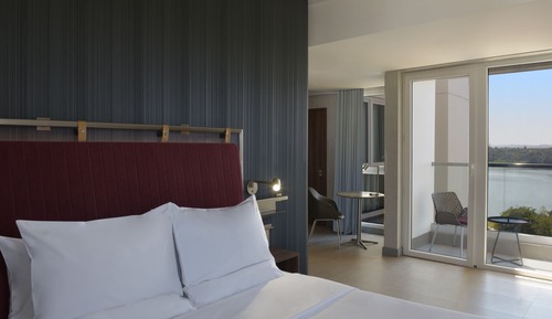 Junior Suite, 1 King Bed
