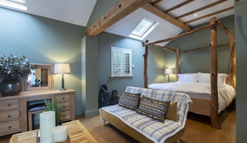 Honeymoon Studio Suite
