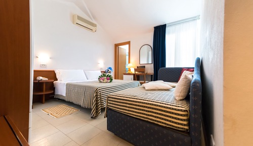 Panoramic Triple Room