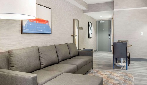 Suite, 1 King Bed with Sofa bed, Non Smoking
