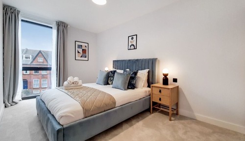 Deluxe Apartment