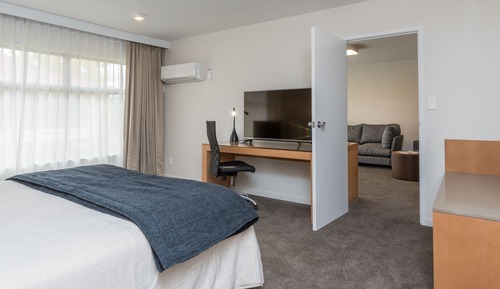 Suite, King Bed