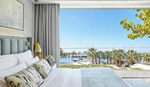 Suite, 1 Bedroom, Pool View (Grand Balcony)