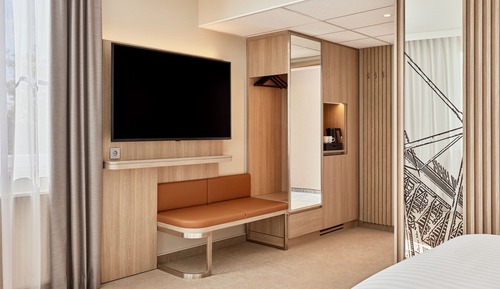 Room, 1 King Bed, Non Smoking (Corner)