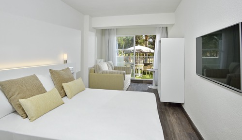 Family Room (Solarium, 2+2)