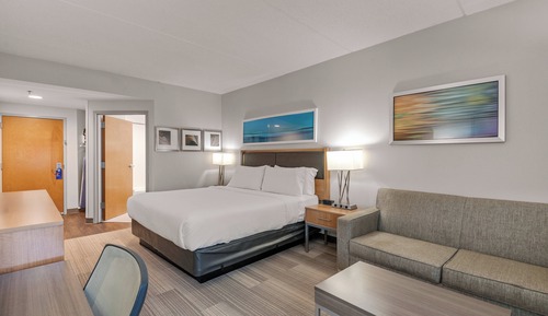 Standard Room, 1 King Bed, Ground Floor